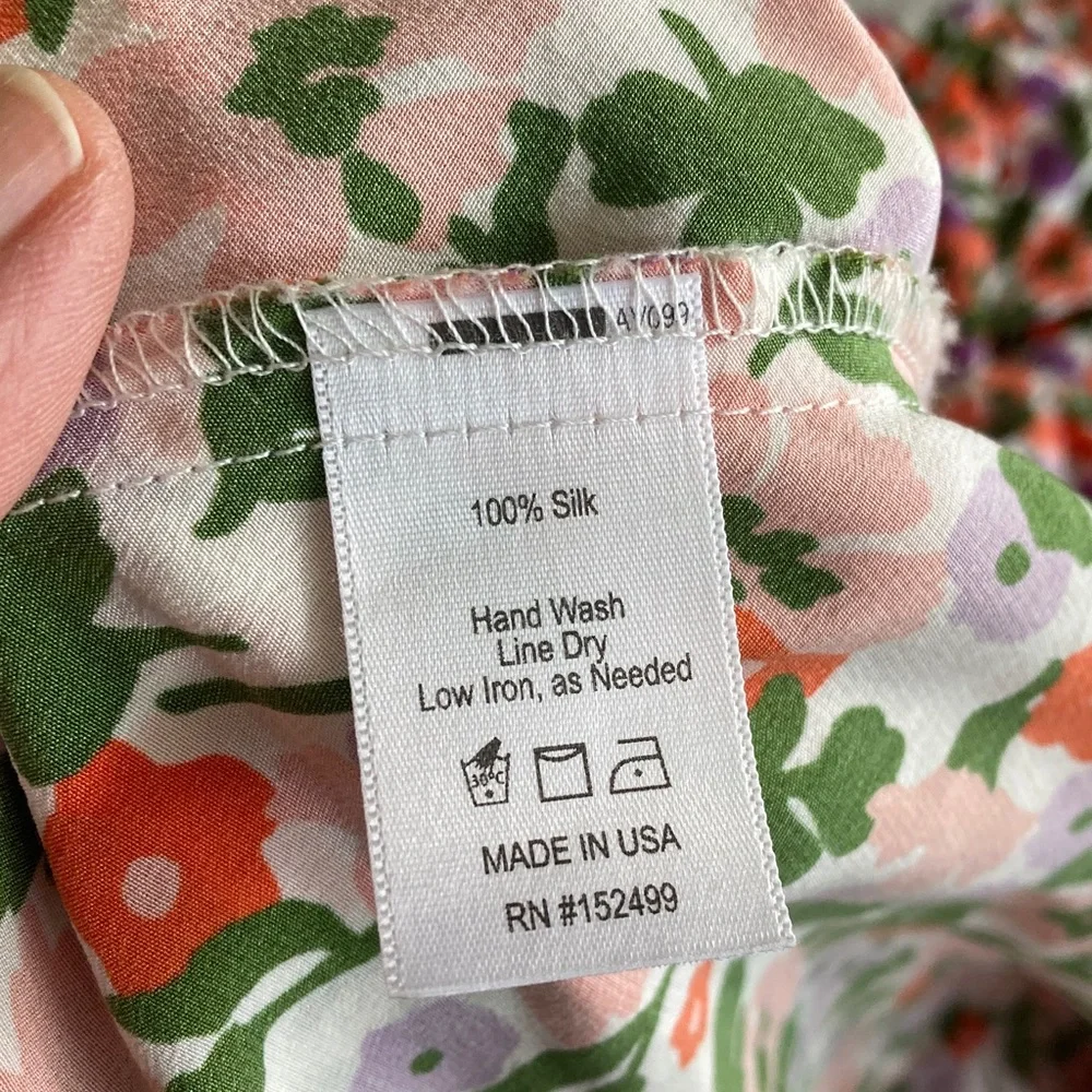 Amour Vert 100% silk,  Floral Skirt. SZ medium - Picture 5 of 5